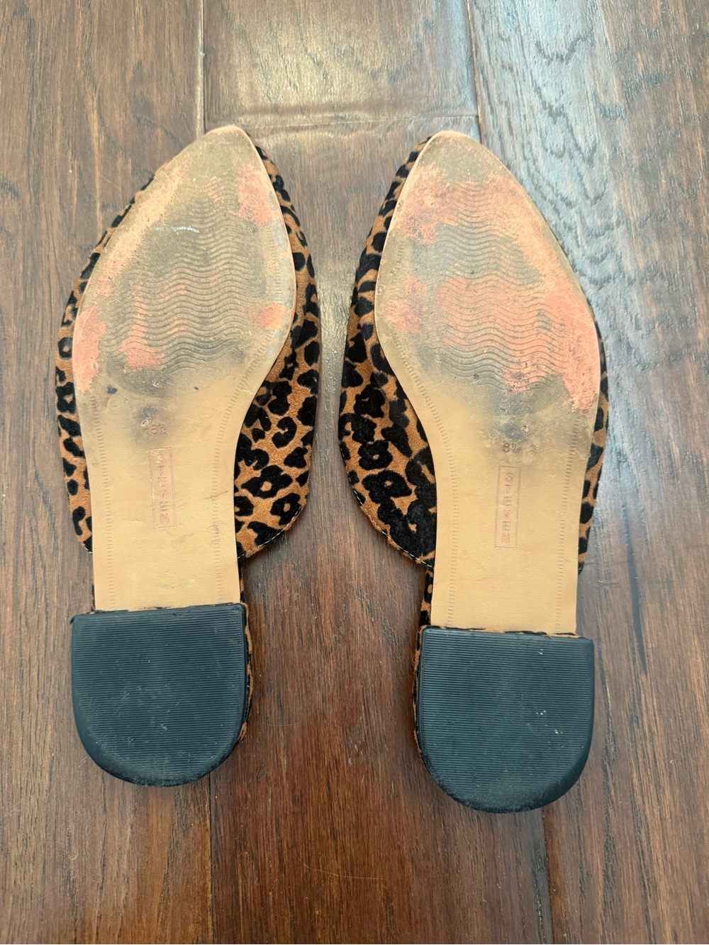 Steve Madden Leopard Print Pointed Slip-On Mules in Tan and Black - Picture 2 of 3